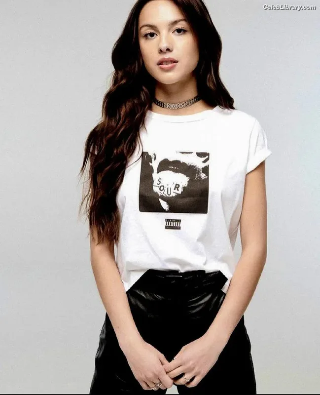 Olivia Rodrigo photo 24 of 3933