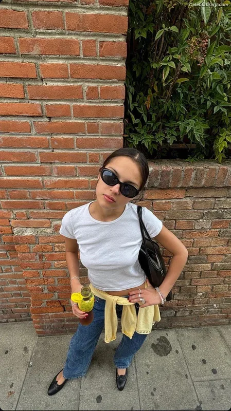 Olivia Rodrigo photo 6 of 3933