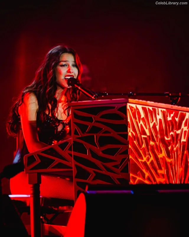 Olivia Rodrigo photo 14 of 3933