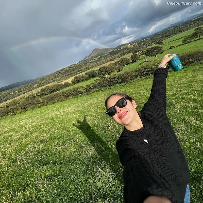 Olivia Rodrigo photo 24 of 3933