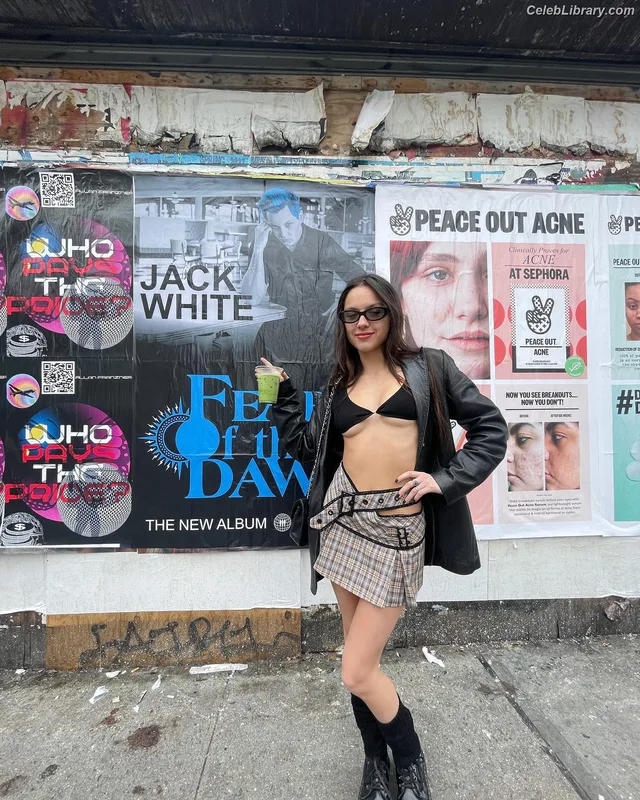Olivia Rodrigo photo 17 of 3933
