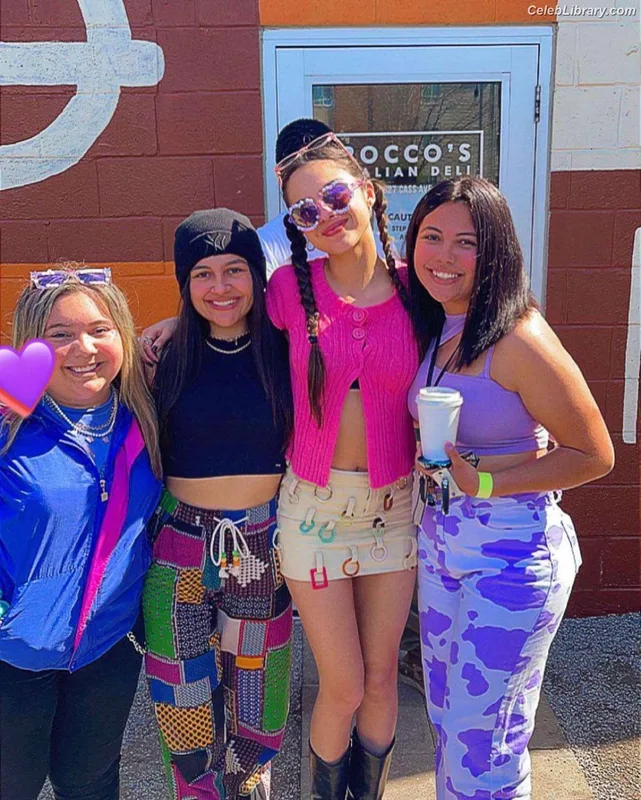 Olivia Rodrigo photo 6 of 3933