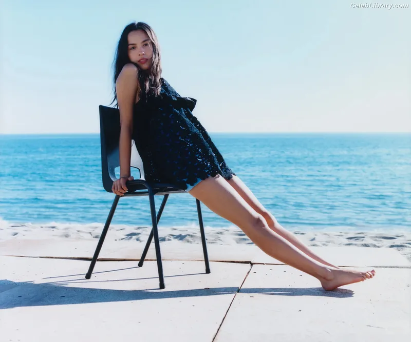 Olivia Rodrigo photo 3 of 3933