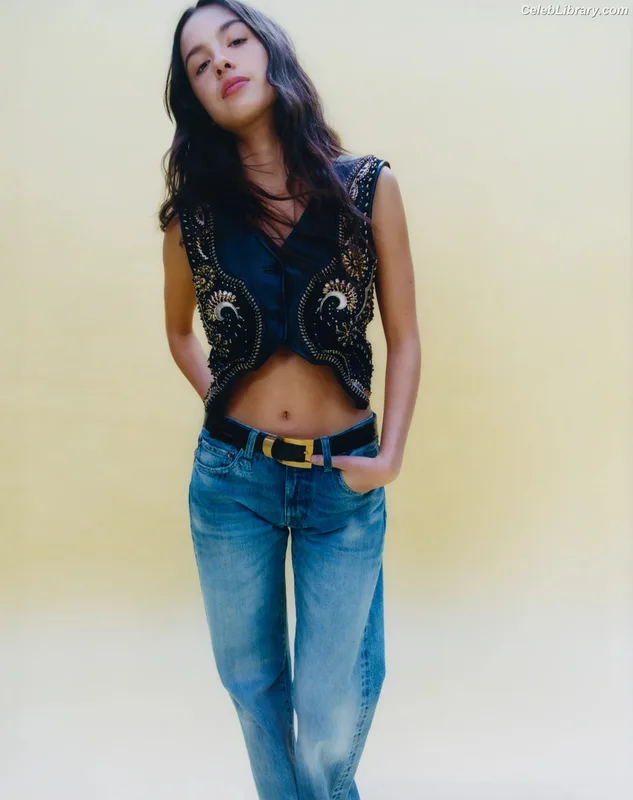 Olivia Rodrigo photo 6 of 3933