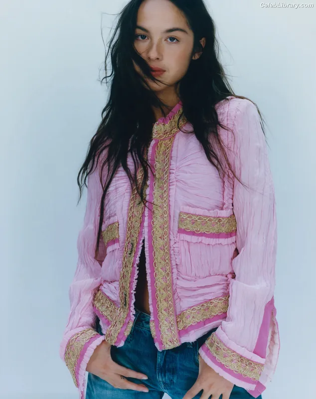 Olivia Rodrigo photo 7 of 3933