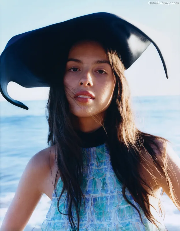 Olivia Rodrigo photo 10 of 3933