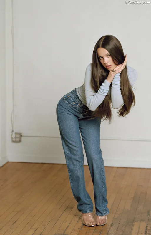 Olivia Rodrigo photo 18 of 3933