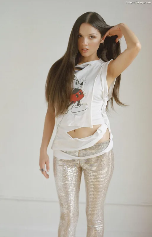 Olivia Rodrigo photo 19 of 3933