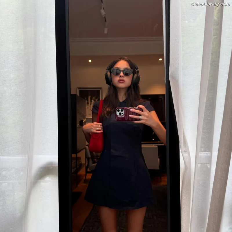 Olivia Rodrigo photo 7 of 3933