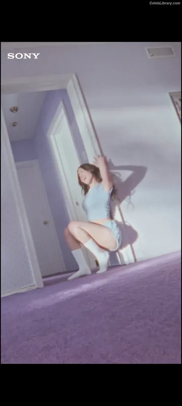 Olivia Rodrigo photo 10 of 3933