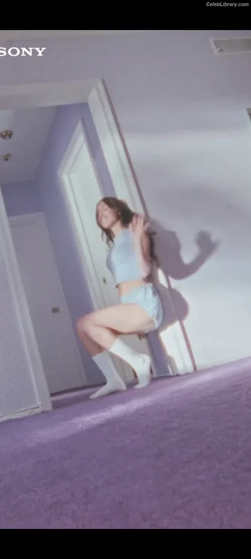 Olivia Rodrigo photo 13 of 3933