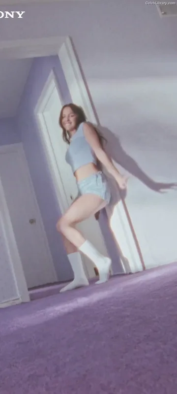 Olivia Rodrigo photo 19 of 3933