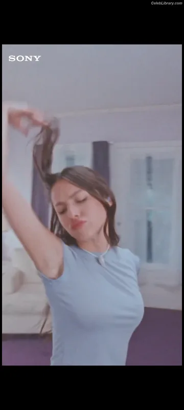 Olivia Rodrigo photo 14 of 3933