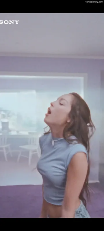 Olivia Rodrigo photo 18 of 3933
