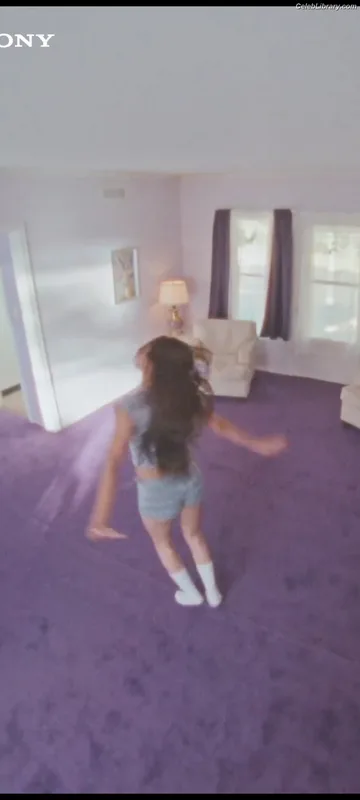Olivia Rodrigo photo 23 of 3933