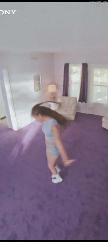 Olivia Rodrigo photo 1 of 3933