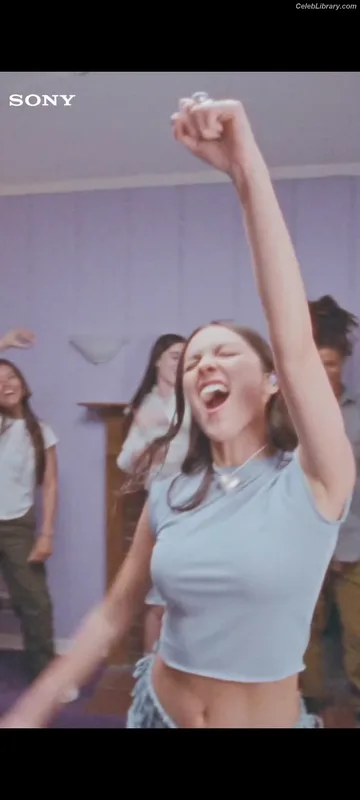 Olivia Rodrigo photo 6 of 3933
