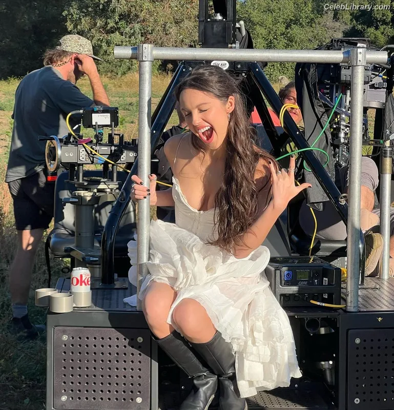 Olivia Rodrigo photo 22 of 3933