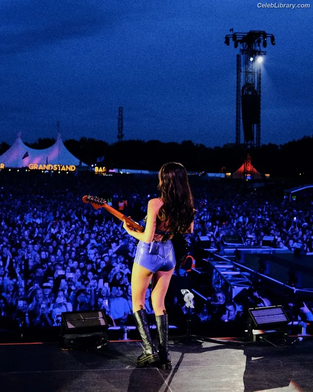Olivia Rodrigo photo 10 of 3933