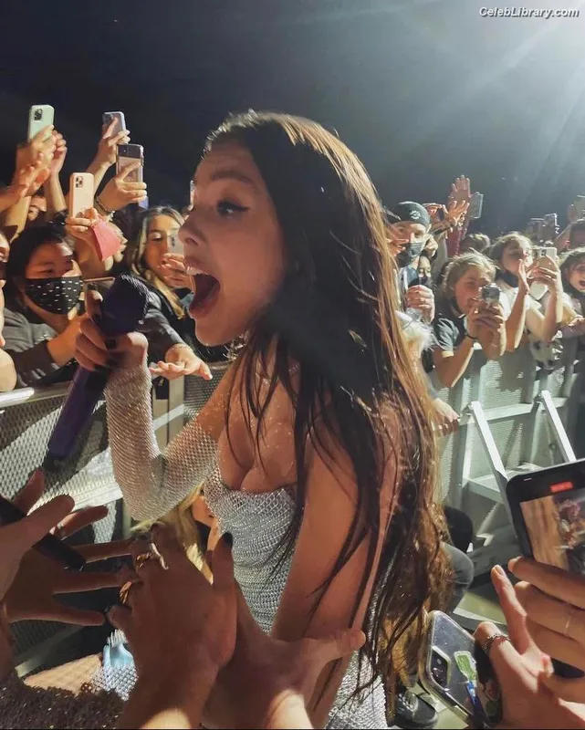 Olivia Rodrigo photo 6 of 3933
