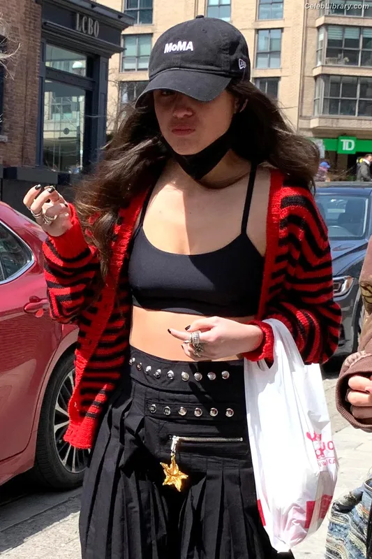 Olivia Rodrigo photo 12 of 3933
