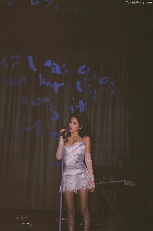 Olivia Rodrigo photo 15 of 3933