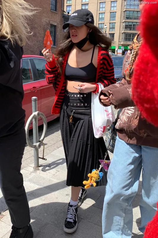 Olivia Rodrigo photo 18 of 3933