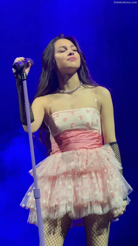 Olivia Rodrigo photo 15 of 3933