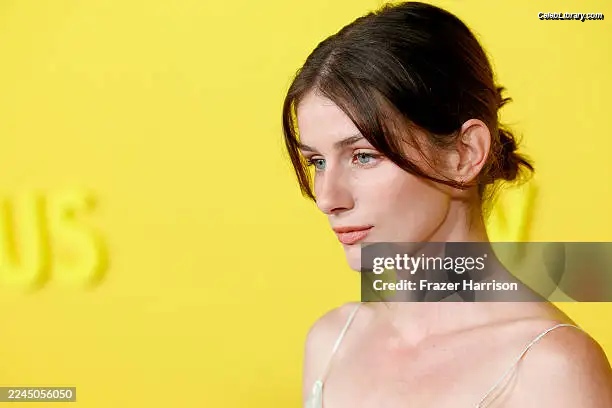 Olivia Rouyre photo 4 of 33