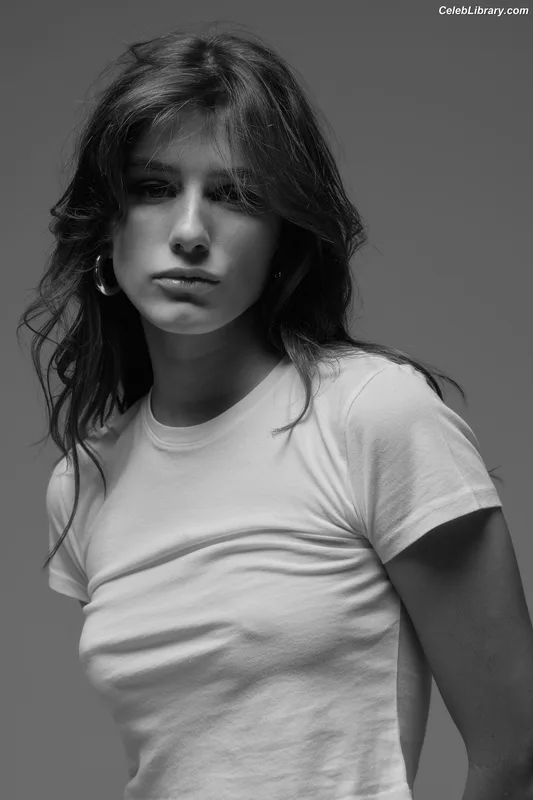 Olivia Rouyre photo 24 of 33