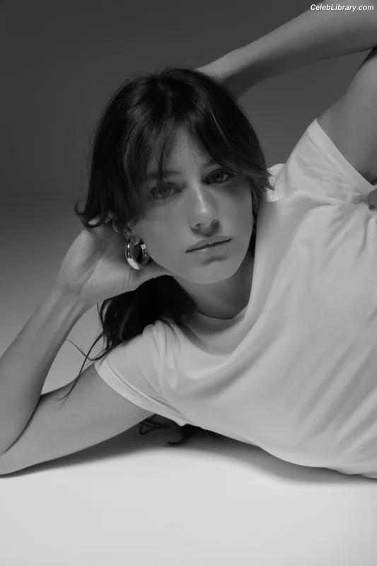 Olivia Rouyre photo 4 of 33