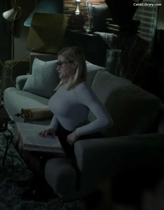 Olivia Taylor Dudley photo 18 of 290