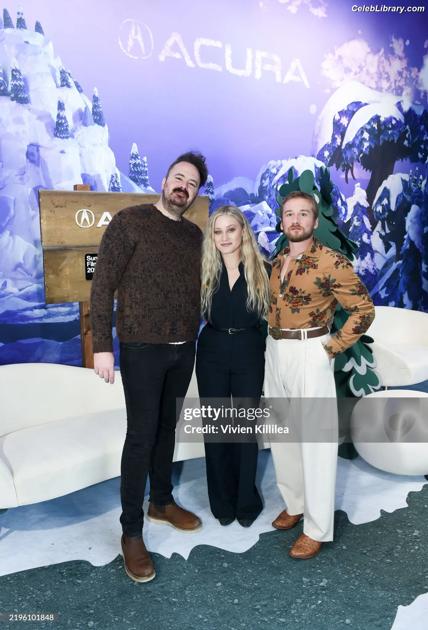 Olivia Taylor Dudley photo 19 of 290