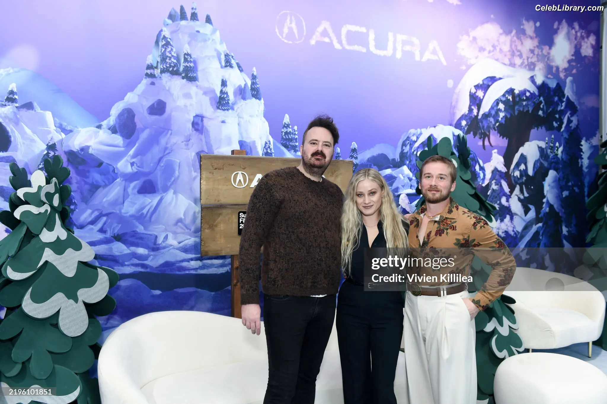 Olivia Taylor Dudley photo 20 of 290