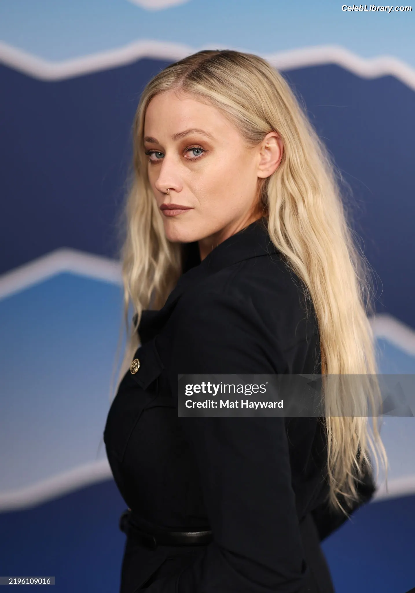 Olivia Taylor Dudley photo 24 of 290