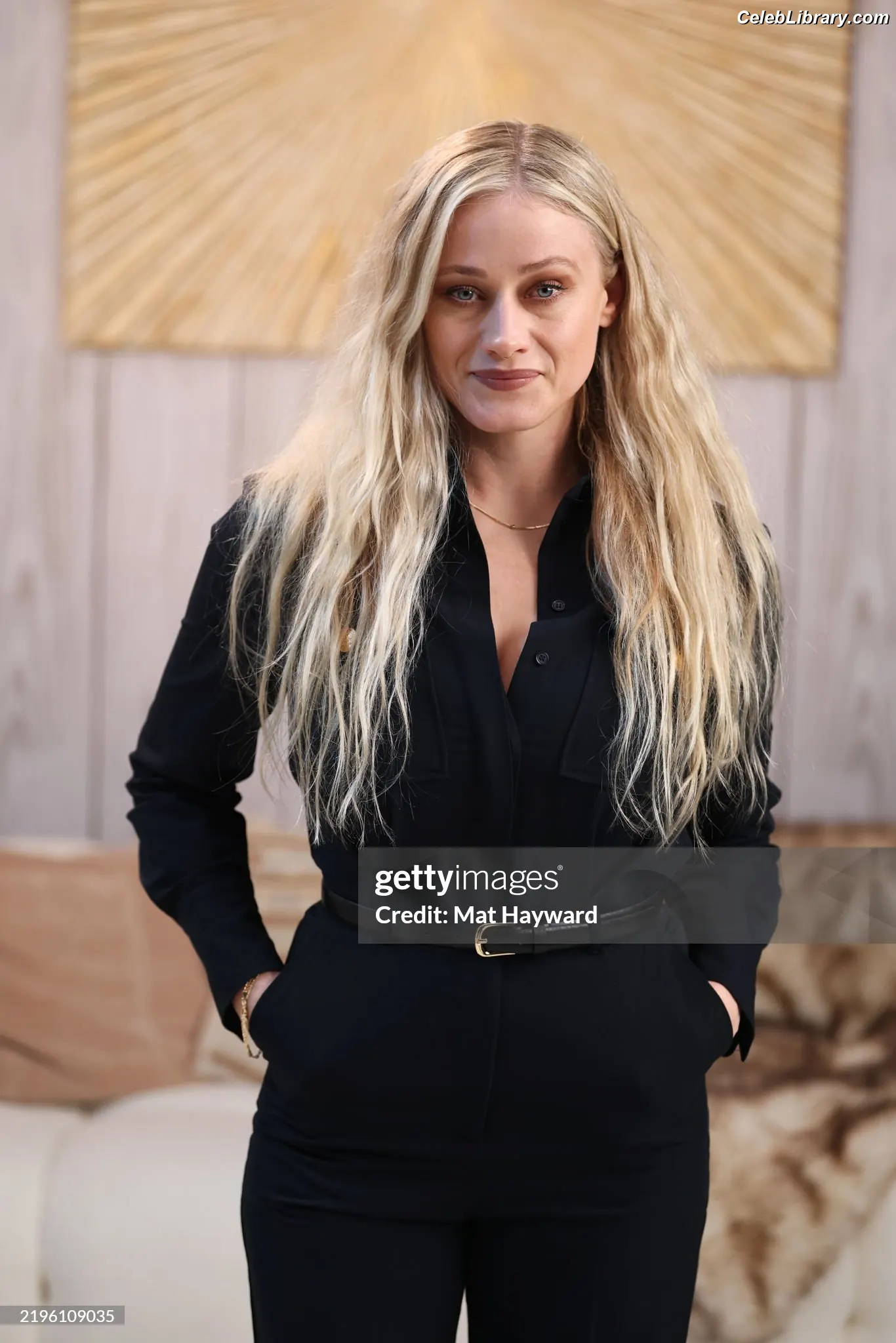 Olivia Taylor Dudley photo 4 of 290