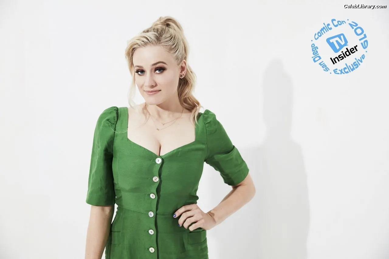 Olivia Taylor Dudley photo 17 of 290