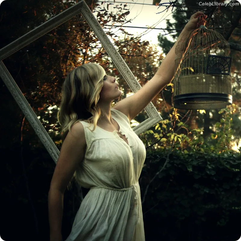 Olivia Taylor Dudley photo 10 of 285
