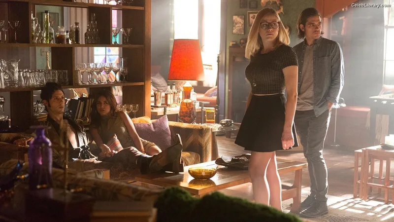 Olivia Taylor Dudley photo 11 of 285