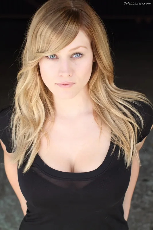 Olivia Taylor Dudley photo 21 of 285