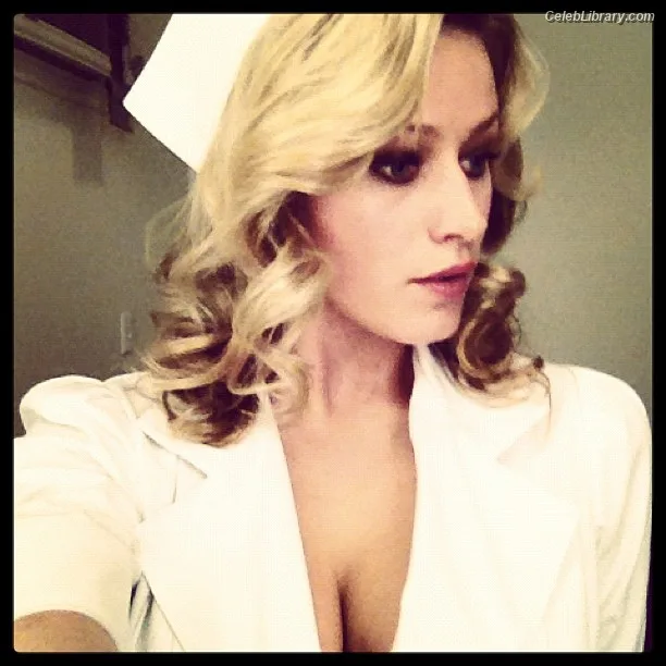 Olivia Taylor Dudley photo 14 of 285