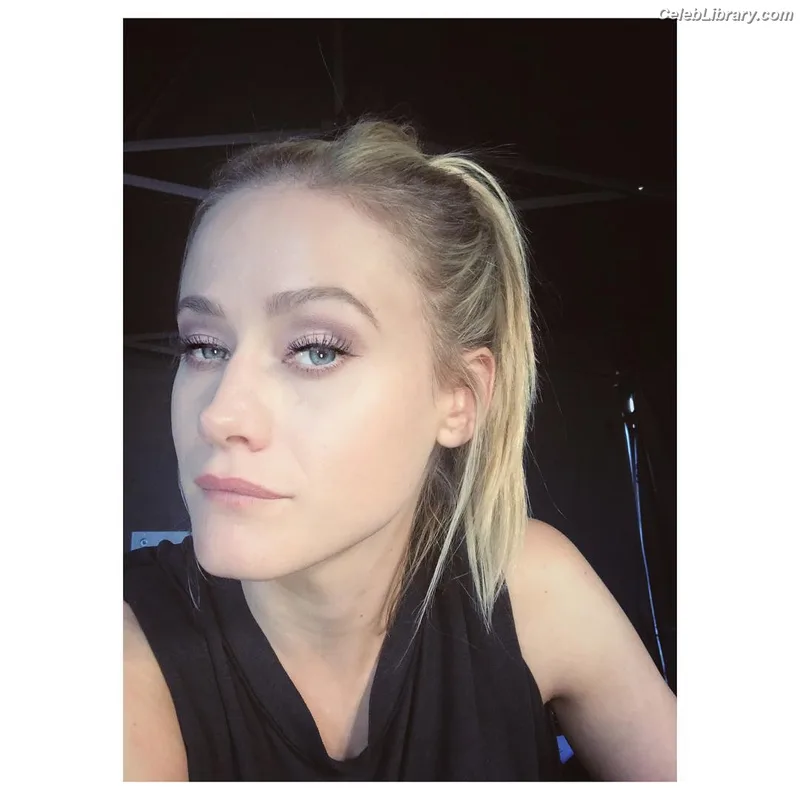 Olivia Taylor Dudley photo 16 of 285