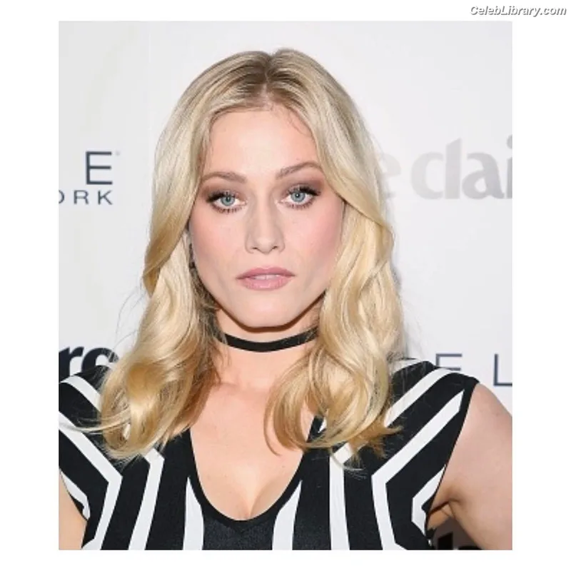 Olivia Taylor Dudley photo 9 of 285
