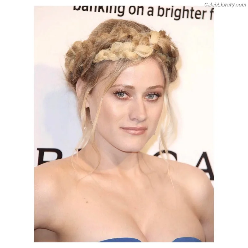 Olivia Taylor Dudley photo 15 of 285