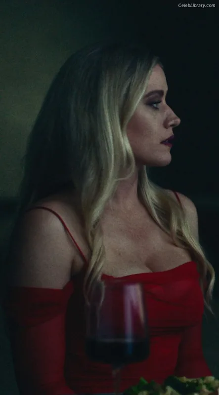 Olivia Taylor Dudley photo 20 of 285
