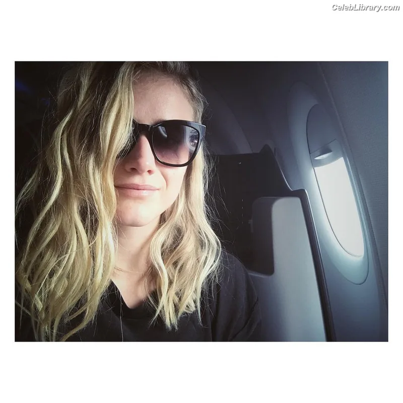 Olivia Taylor Dudley photo 24 of 285