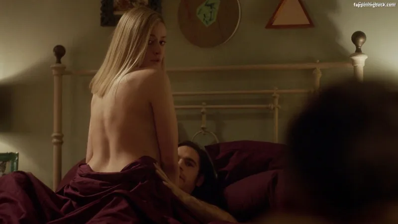 Olivia Taylor Dudley photo 7 of 285