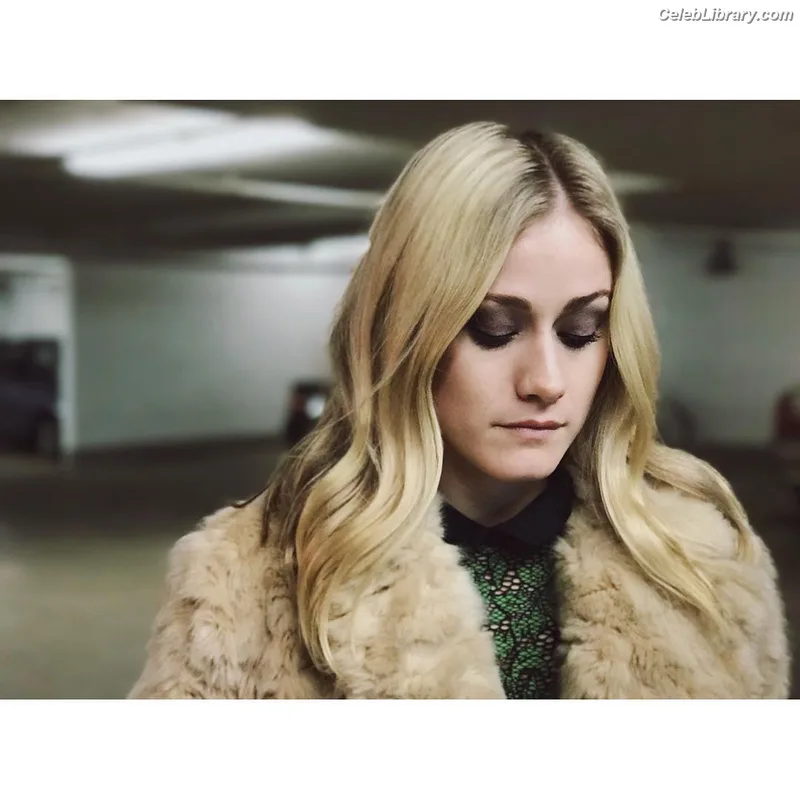 Olivia Taylor Dudley photo 13 of 285