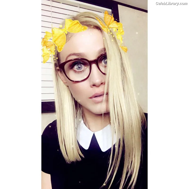 Olivia Taylor Dudley photo 18 of 285