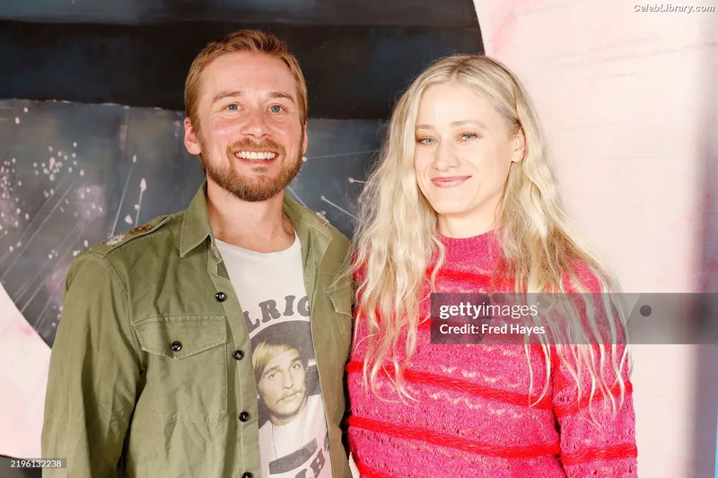 Olivia Taylor Dudley photo 5 of 285